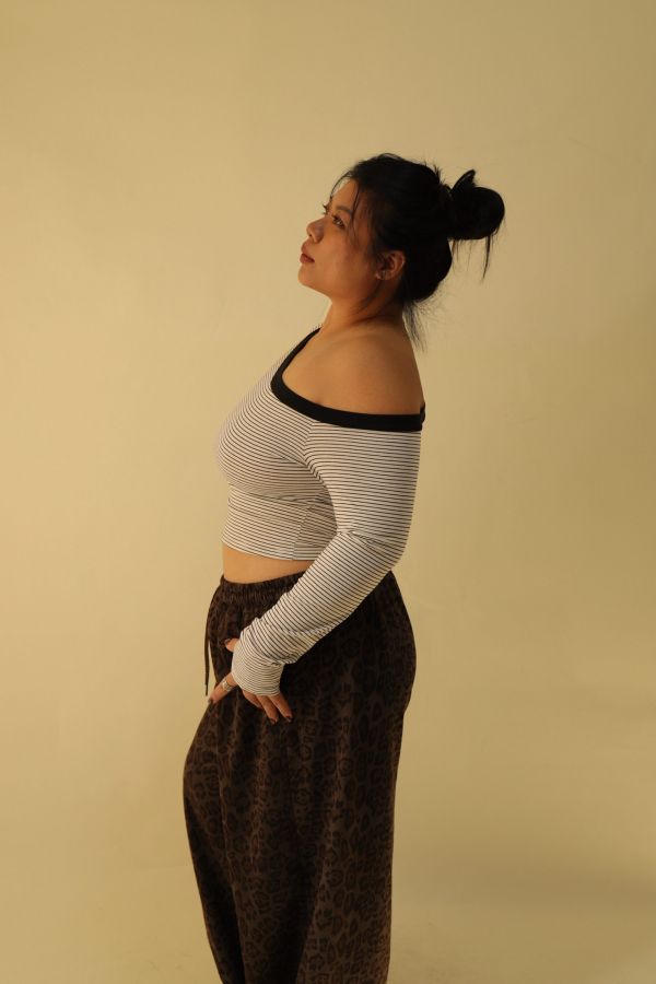 斜肩條紋合身上衣 