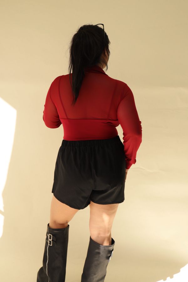 好辣深V魚骨收腰上衣 