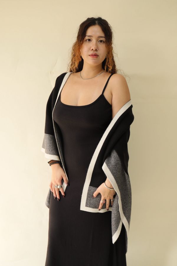 【 EASE 】老錢風針織撞色斗篷披肩 (黑) 