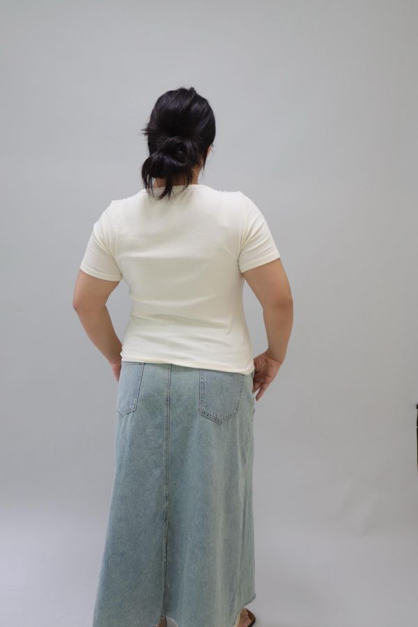 大胸抗膨脹｜超彈力方領收腰T-黑、奶白 
