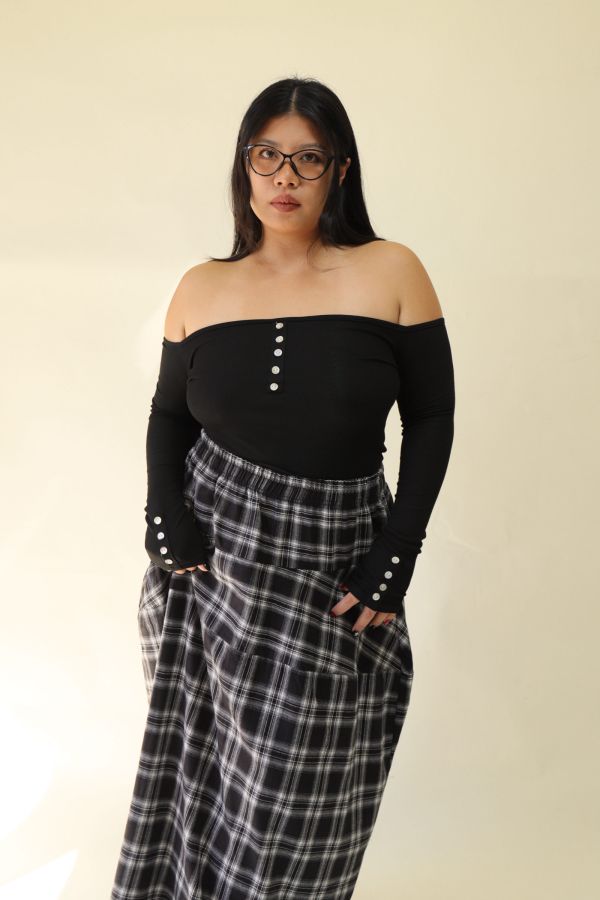 假排釦辣妹平口上衣 