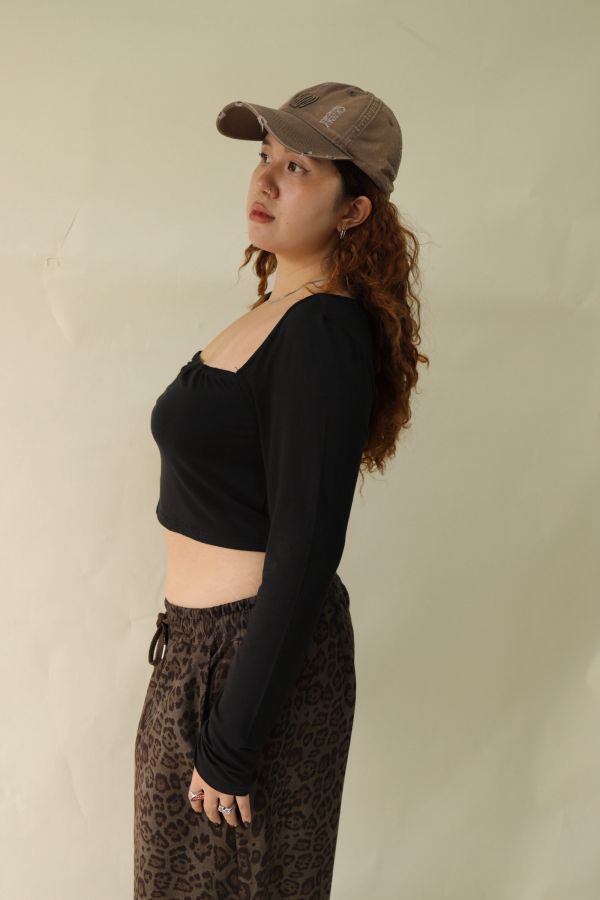 直角肩平口短版上衣(黑) 