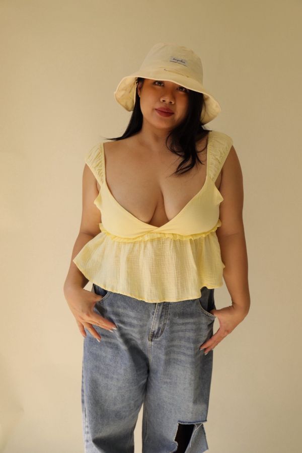 奶油黃甜美短版上衣 