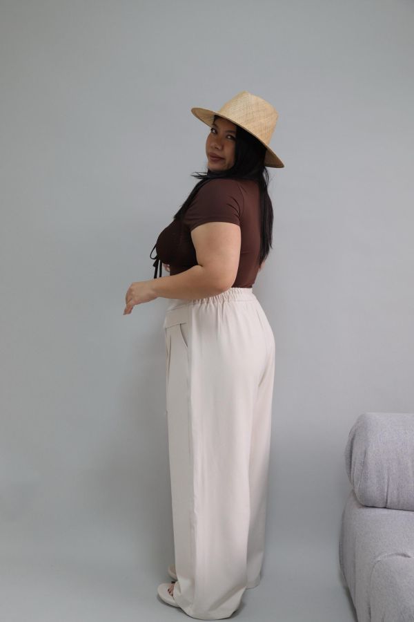 【EASE】夏天必備空氣感簡約寬褲-杏 