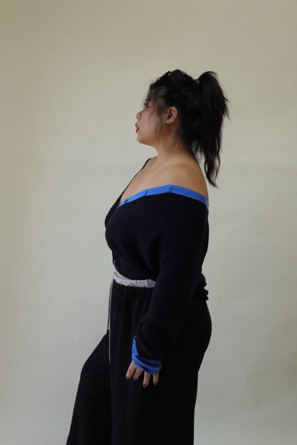 【門市試穿品】撞色V領針織外套 