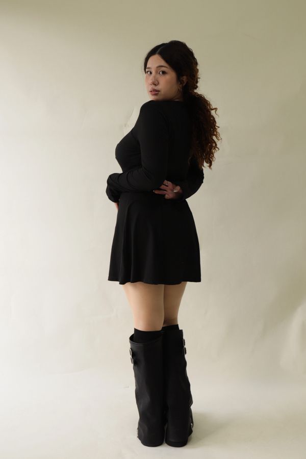 小氣質方領收腰洋裝 