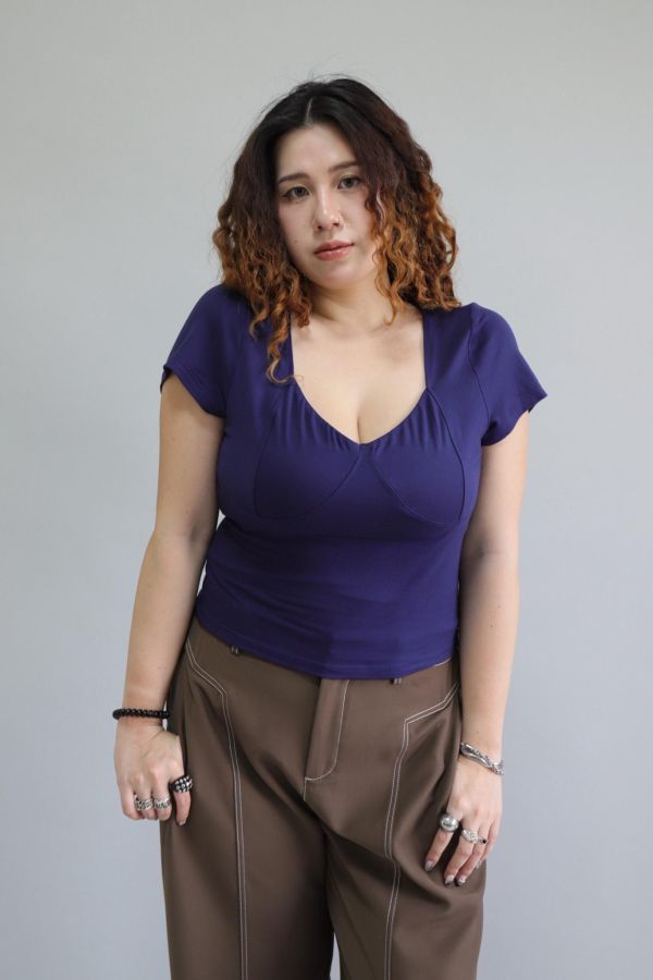 好身材V領收腰上衣 