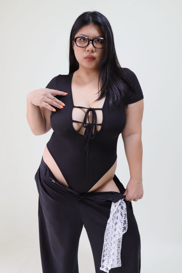 大辣綁帶短袖BODYSUIT-黑色 