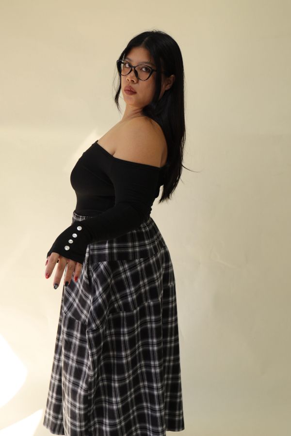 假排釦辣妹平口上衣 