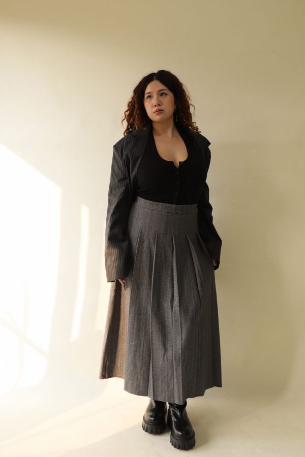 【EASE】高級感亞麻灰重工西裝百摺裙 