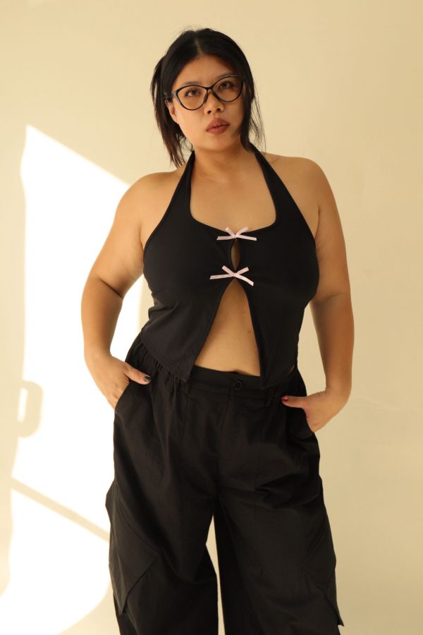 俏皮蝴蝶結掛脖背心 