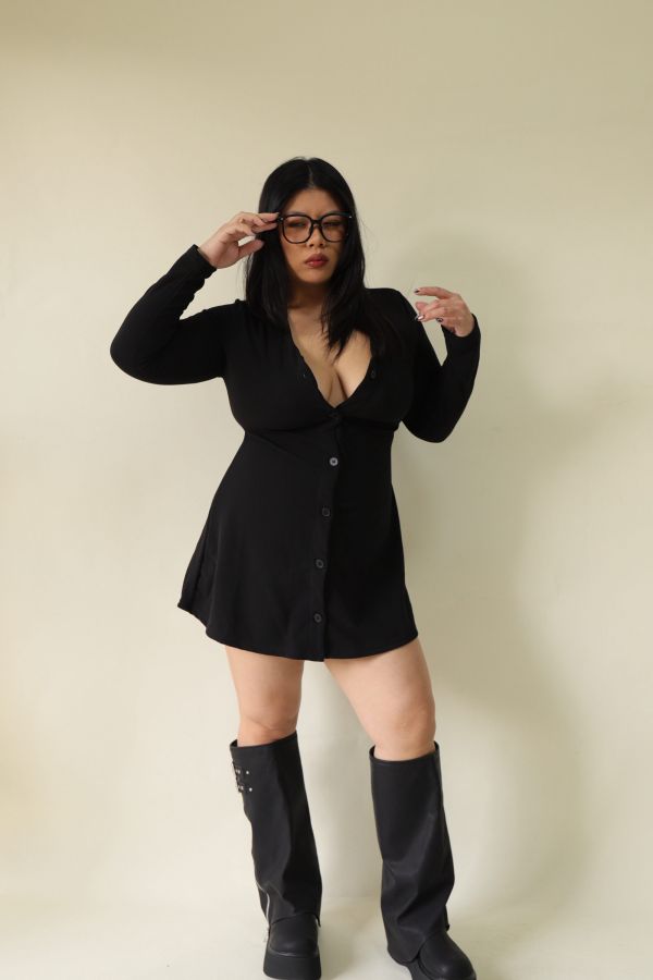 V領全排釦A字收腰洋裝 