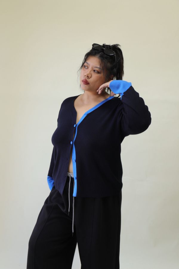 【EASE】撞色V領針織外套 