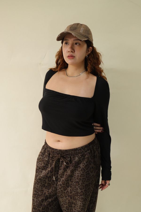 直角肩平口短版上衣(黑) 