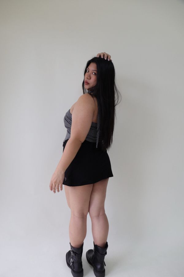 辣妹不走光包臀短裙 