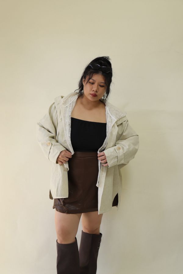 【 EASE 】拼接蕾絲假兩件斗篷風衣 