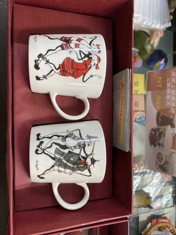 涂嘉琳購2組馬克杯 
