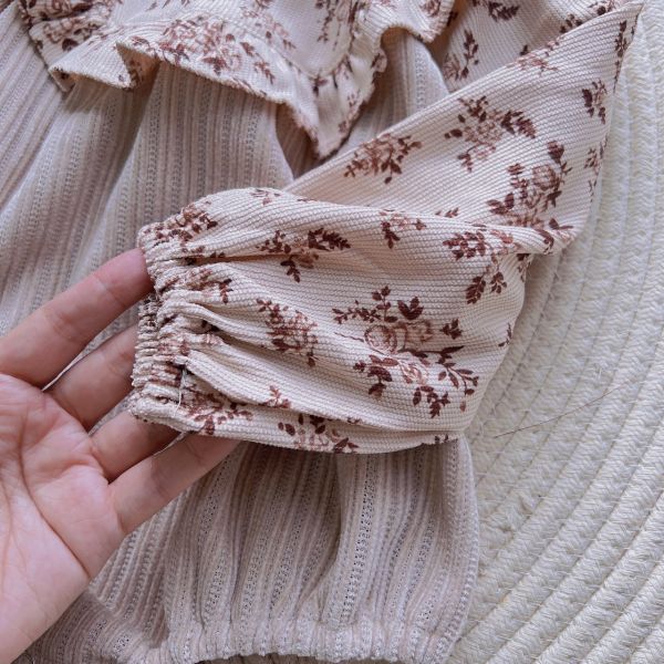 女寶寶燈芯絨包屁衣 