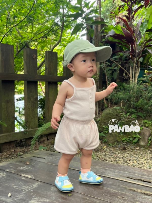 華夫格居家空調套裝 童裝店,童裝,寶寶穿搭,育兒日常,寶寶衣服,寶寶選物,寶寶穿搭日記,兒童時尚穿搭,育兒生活,男女童裝,兒童包屁衣,兒童ootd,兒童連身褲,包屁衣,兒童居家服,華夫格套裝