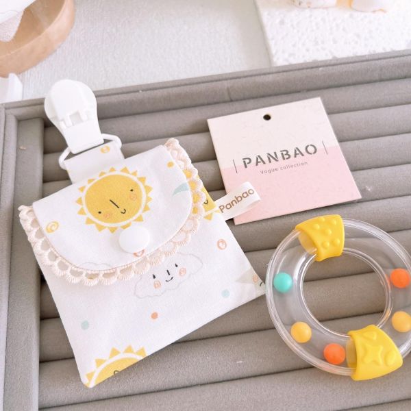PANBAO手作-星月暖陽 / 圍兜 / 奶嘴鍊/ 平安符袋 寶寶圍兜推薦｜PANBAO手作｜手作圍兜｜嬰兒圍兜・彌月禮盒