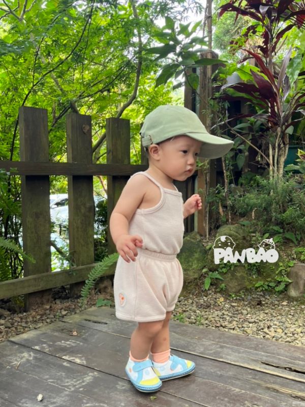 華夫格居家空調套裝 童裝店,童裝,寶寶穿搭,育兒日常,寶寶衣服,寶寶選物,寶寶穿搭日記,兒童時尚穿搭,育兒生活,男女童裝,兒童包屁衣,兒童ootd,兒童連身褲,包屁衣,兒童居家服,華夫格套裝