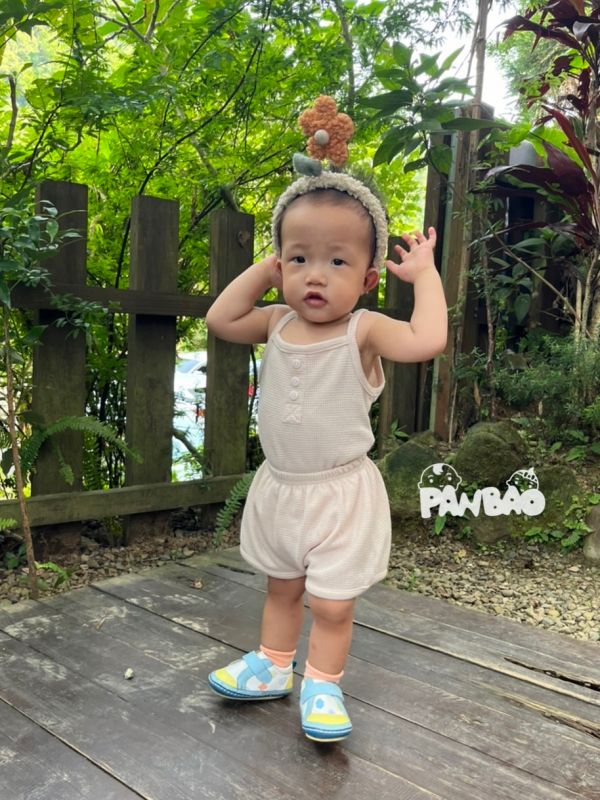 華夫格居家空調套裝 童裝店,童裝,寶寶穿搭,育兒日常,寶寶衣服,寶寶選物,寶寶穿搭日記,兒童時尚穿搭,育兒生活,男女童裝,兒童包屁衣,兒童ootd,兒童連身褲,包屁衣,兒童居家服,華夫格套裝