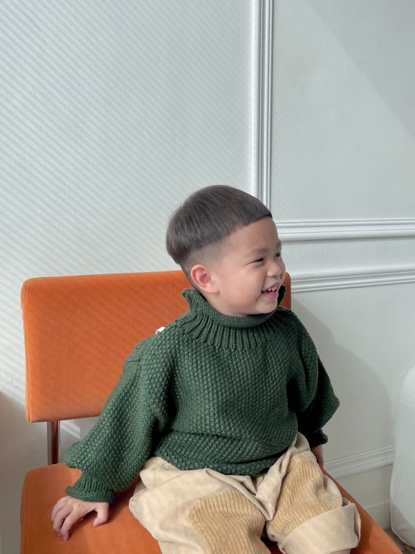 個性捲邊小高領針織毛衣 