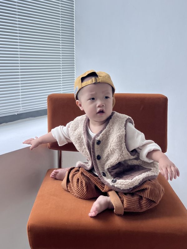 撞色毛絨保暖背心 