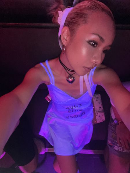LOVE IS LOVE Choker 