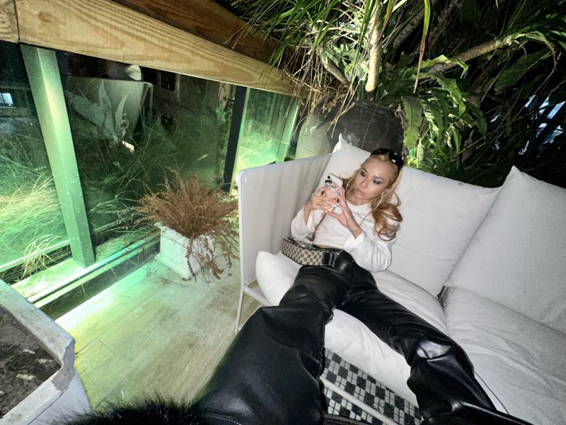 Avril Lavigne 高級感中低腰皮革喇叭褲
