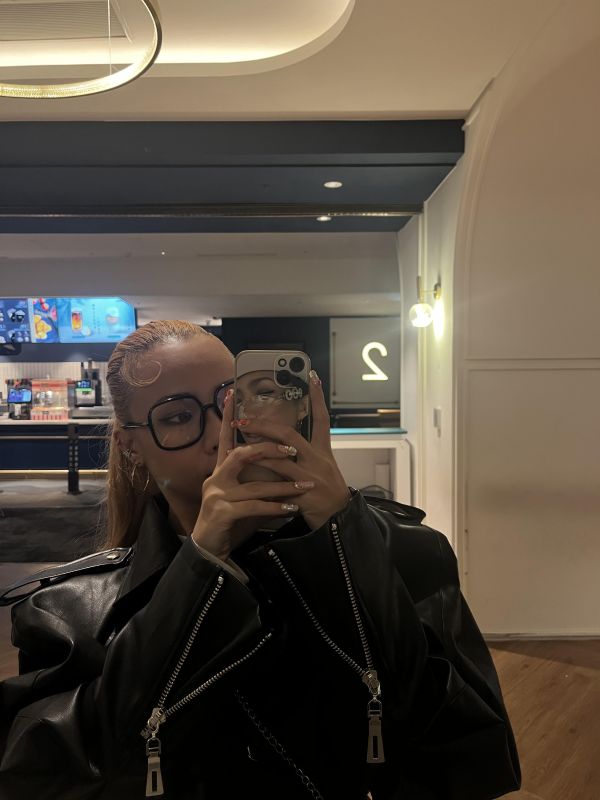 素顏瘦小臉方型眼鏡 