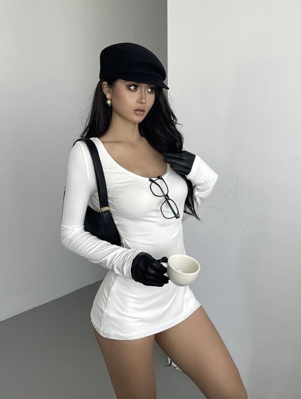 御姐性感收腰低領Ｔ 