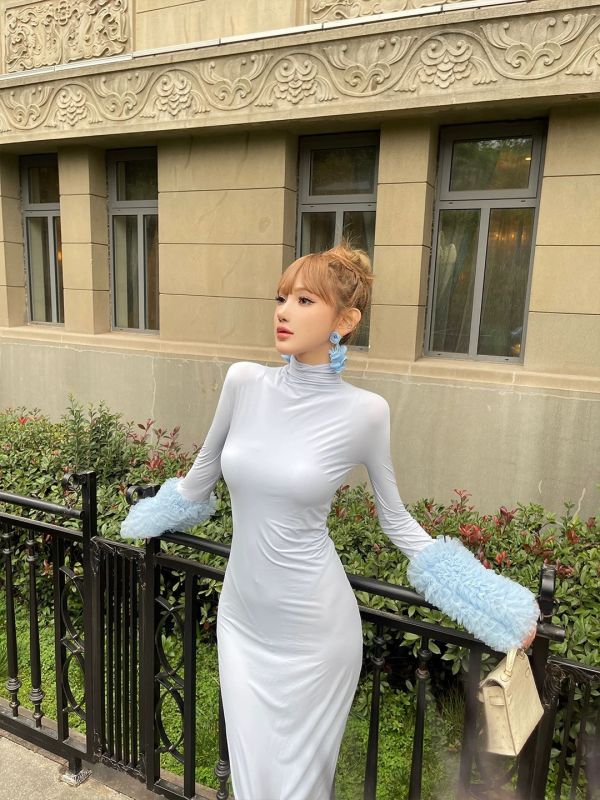 氣質澎袖的藍雲朵 