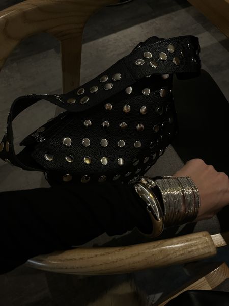 酷五金銀帥皮革包 