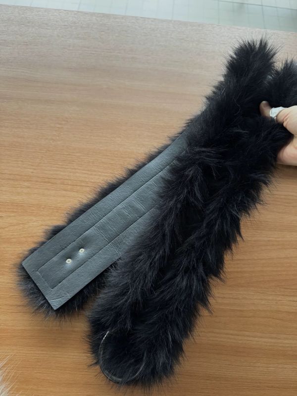 毛毛造型腰帶 