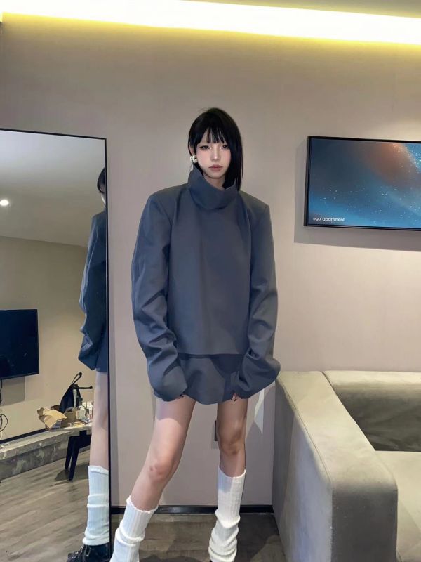 氣勢逼人剪裁洋裝 