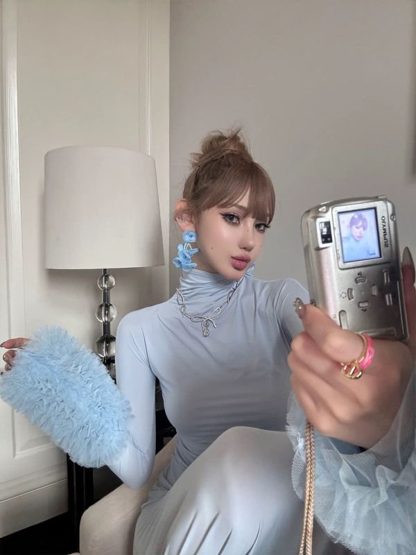氣質澎袖的藍雲朵 