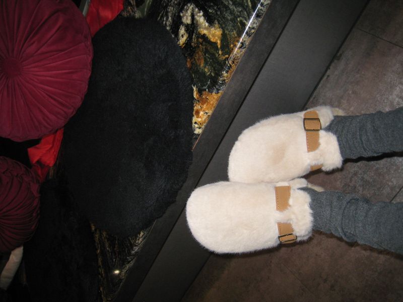 毛毛絨高級杏色慵懶拖 