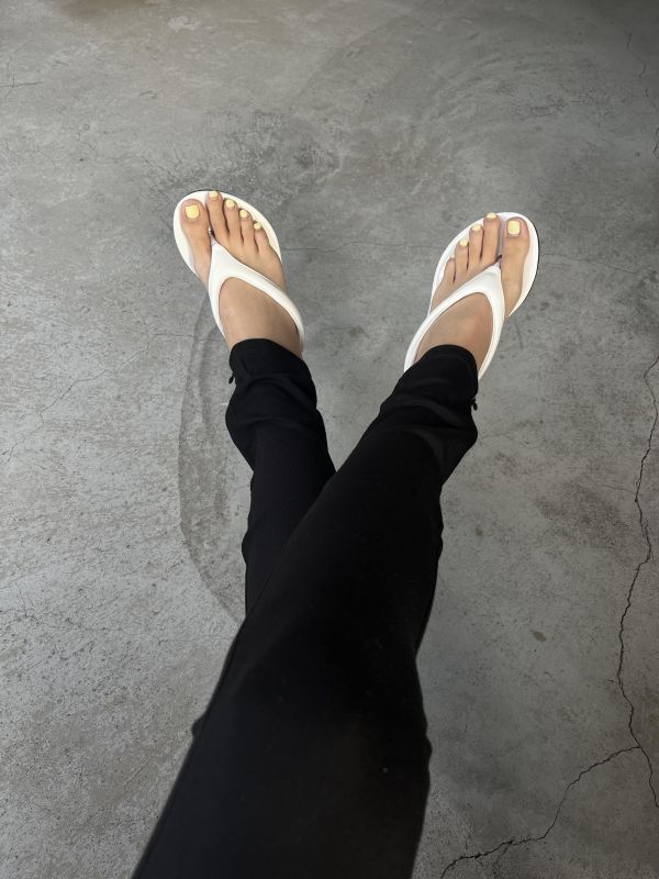 漆皮夏日百搭拖鞋 