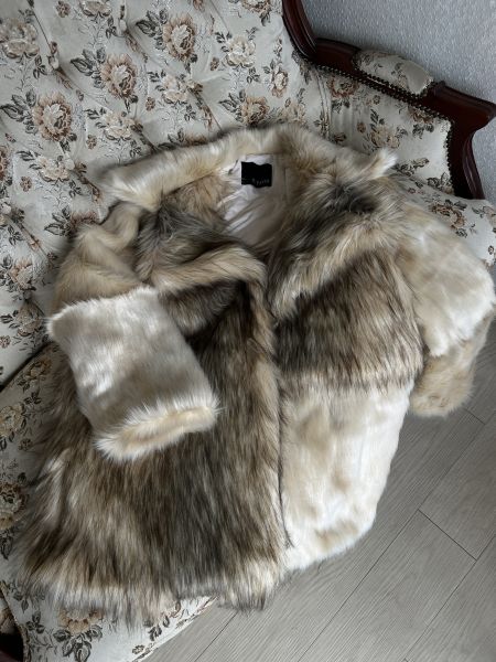 療癒杏色皮草拼接大衣 