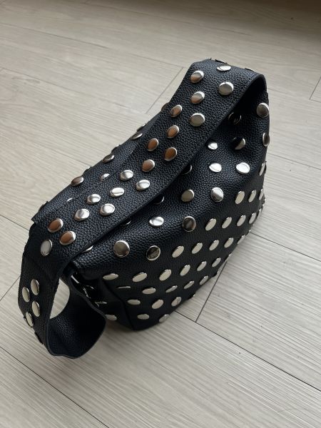 酷五金銀帥皮革包 