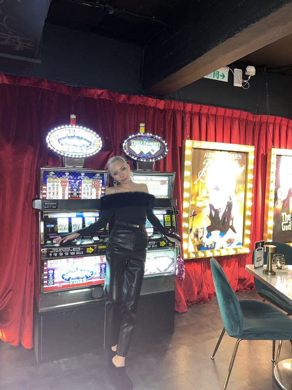 超好版型內絨皮褲 