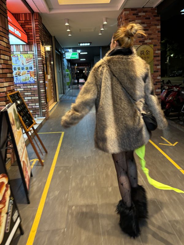 狐狸毛中長款加厚大衣 