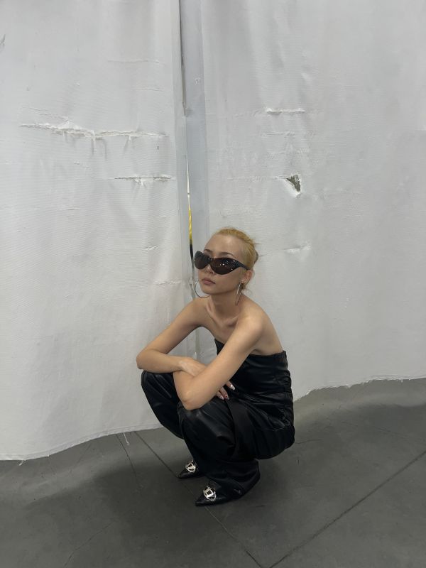 平口皮革連身長褲 