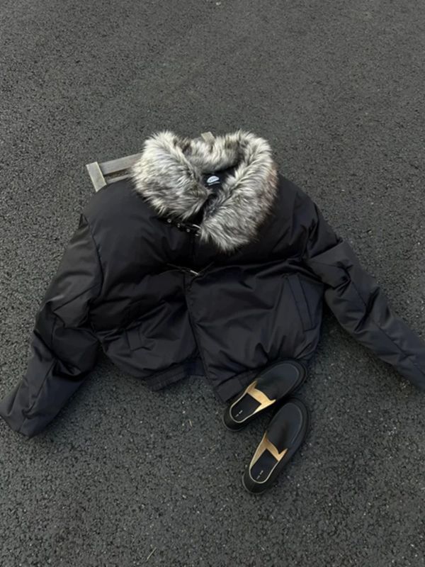 輕盈俐落毛領外套 
