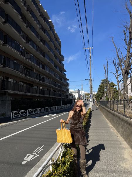 高級咖 毛毛顯瘦短裙 