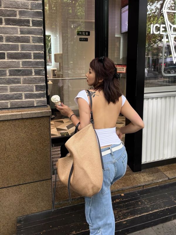美式露背上衣 