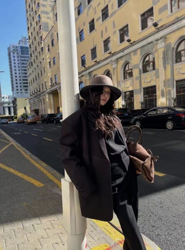極簡港味直角肩西裝外套 