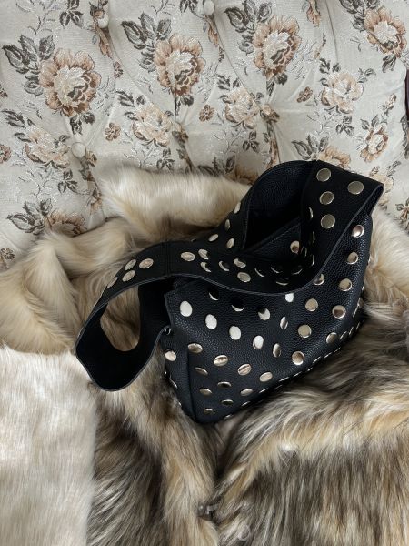 酷五金銀帥皮革包 