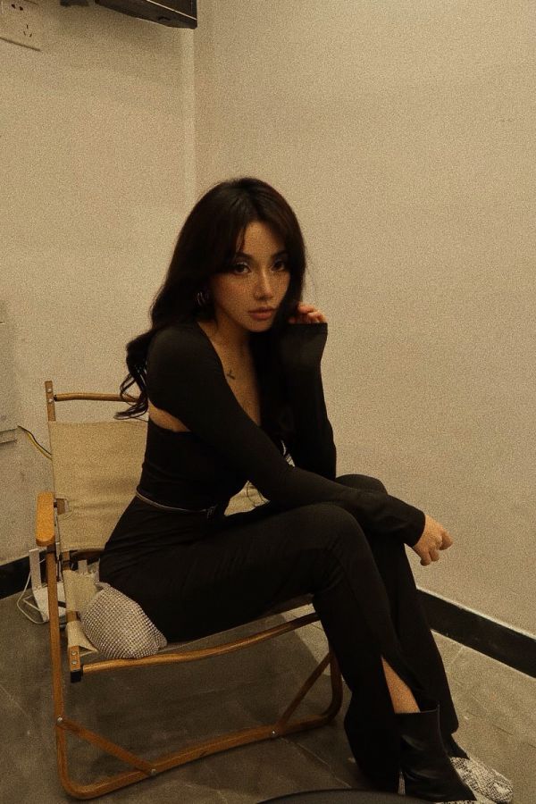 tight outfit today 瘦身兩穿連身褲